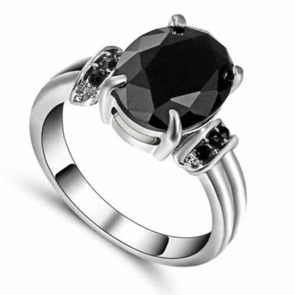 Jewelry - Black Sapphire white gold fashion ring